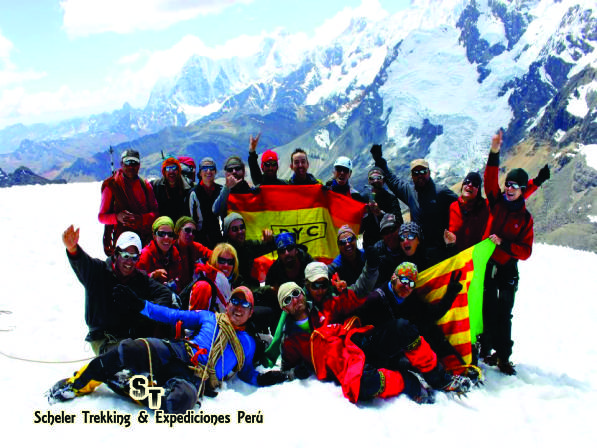 Virgen María Auxiliadora Yungar Cordillera Blanca