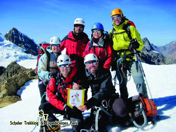 Amanecer en los Nevados Huandoy