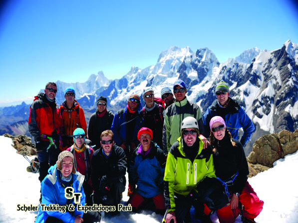 Descendiendo de la cumbre del Nevado Pisco