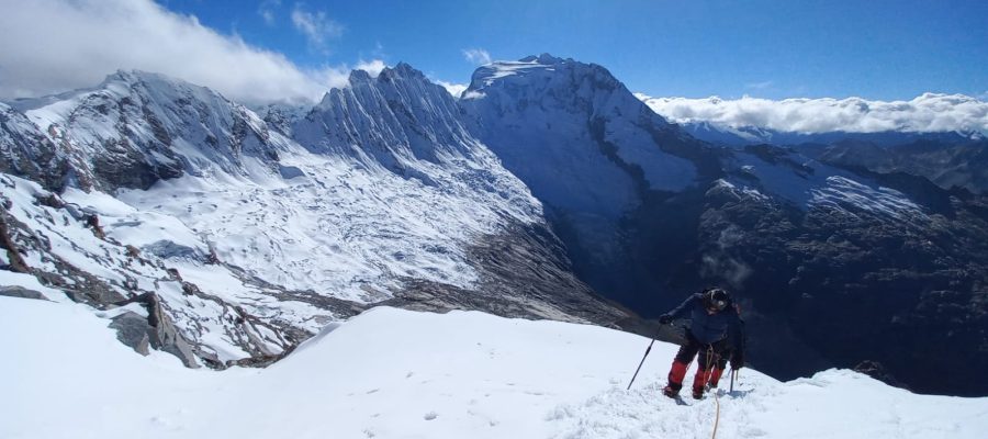 mount-vallunaraju